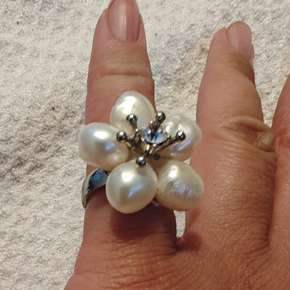 CUTE!‎ Vintage Pearl Flower Statement Cocktail Silver Tone Size 6